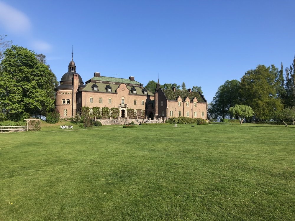 Bild på ett stort slott